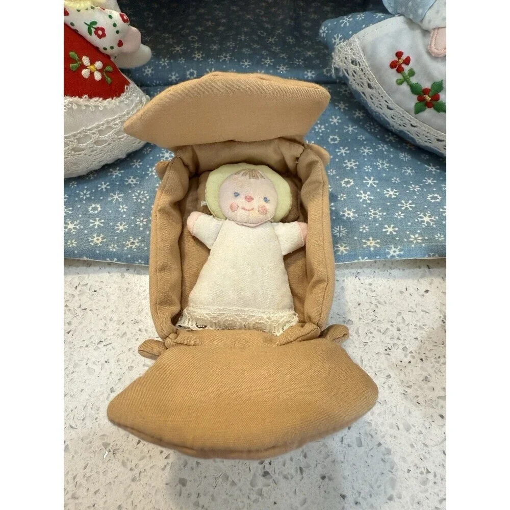 Vintage House of Hatten Plush Fabric Nativity Set Manger Soft Carry Case